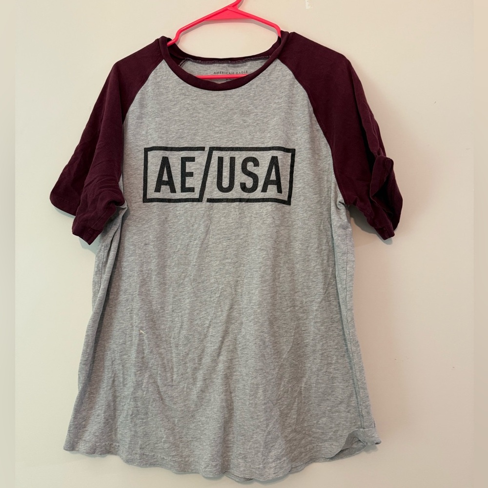 american eagle t-shirt